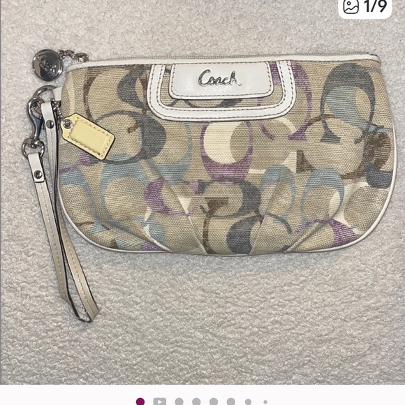 Coach Handbags - Y2K Coach wristlet